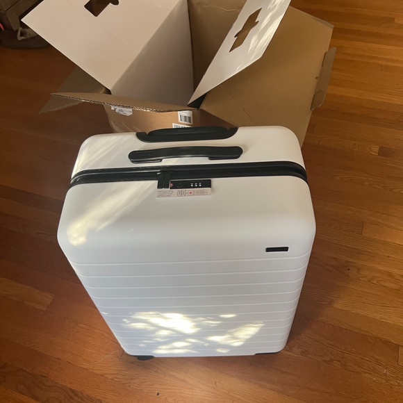 Away Bags Away Luggage Medium Nwt In White Poshmark